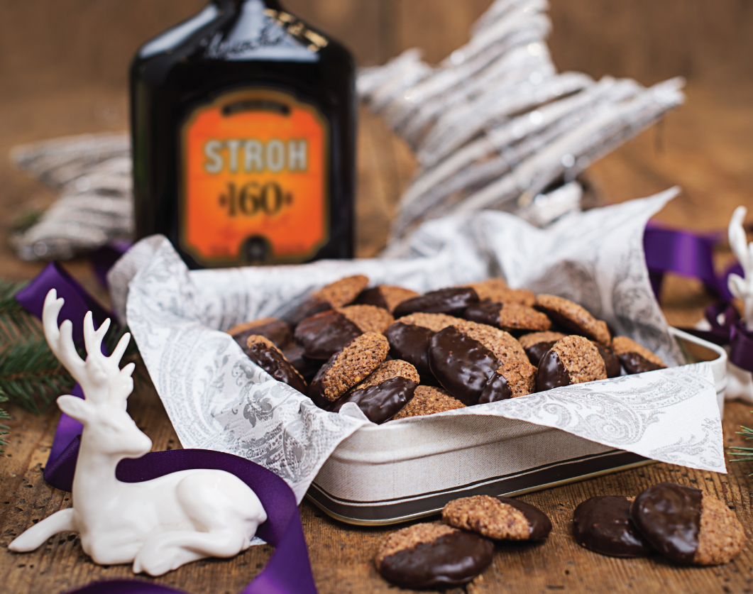 These chocolate rum cookies are sure to impress your guests. #Stroh160